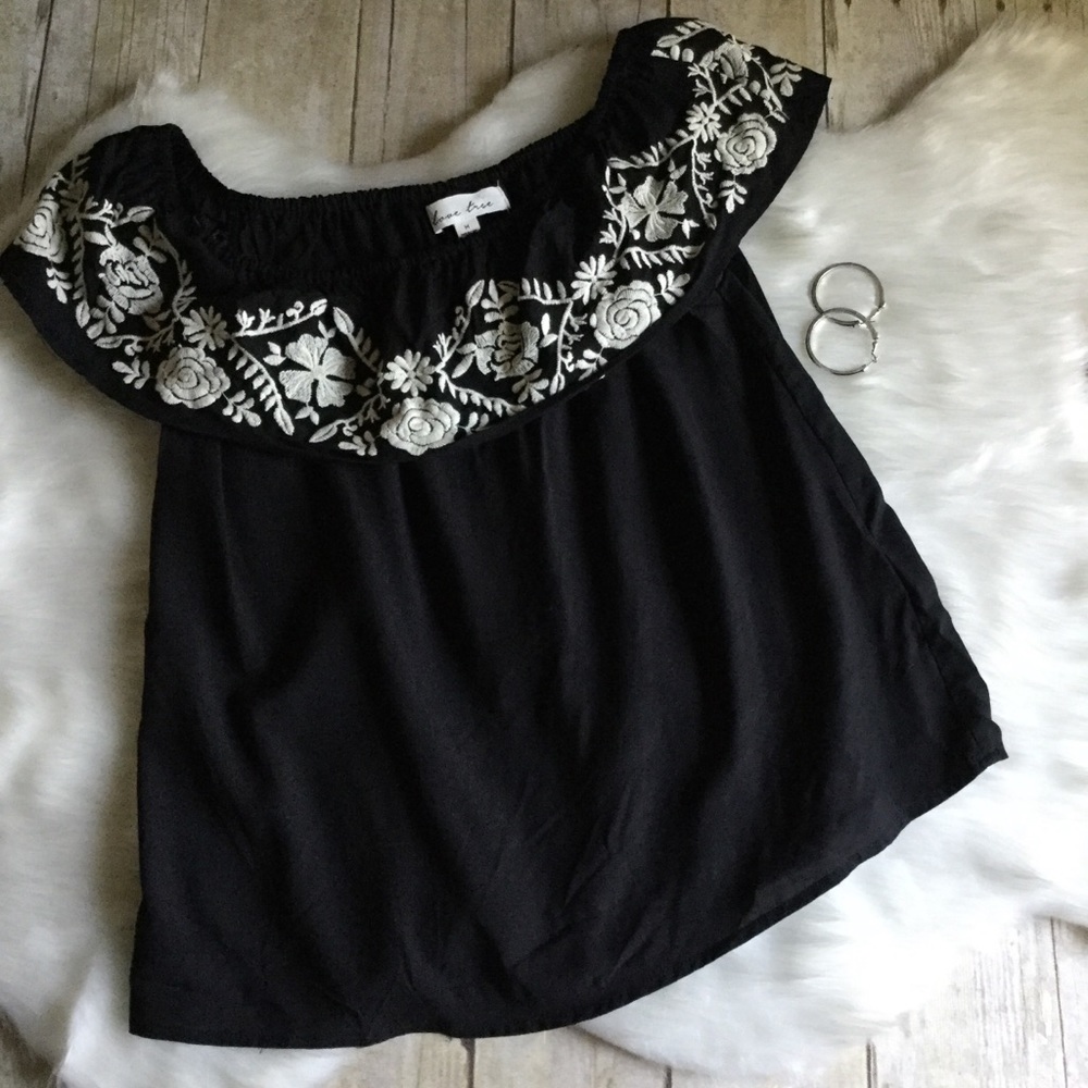 Love Tree Black & Ivory Ruffle Embroidered Top - Picture 9 of 9